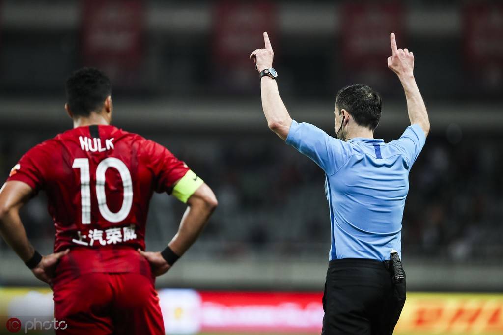 包含关键时刻社区盾焦点战;瓦伦西亚主帅复盘;话题不断;年轻球员得到机会的词条 包含关键时刻社区盾焦点战;瓦伦西亚主帅复盘;话题不断;年轻球员得到机会的词条