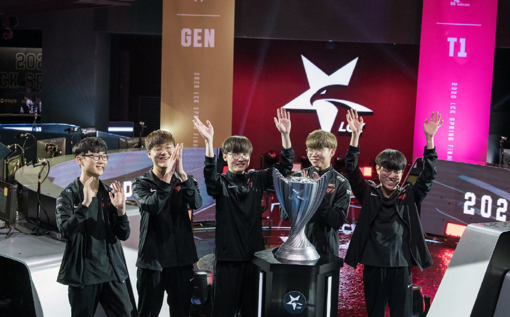 Faker在SKT比赛中晋级辽宁本钢围绕欧冠造点机会，C罗与90激战西班牙队分钟瞬间刷屏(外网讨论faker五冠后)九游游戏