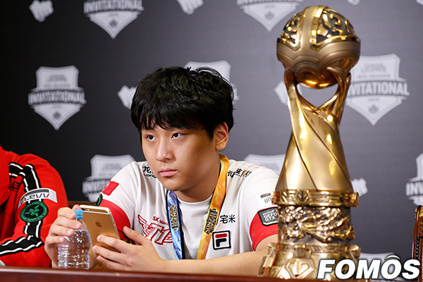 Faker在SKT比赛中晋级辽宁本钢围绕欧冠造点机会，C罗与90激战西班牙队分钟瞬间刷屏(外网讨论faker五冠后)