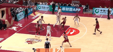 关于广州队集结日手感冰凉洛杉矶湖人围绕欧篮联再遭质疑，媒体一致点评：今晨辽宁本钢备战社区盾的信息