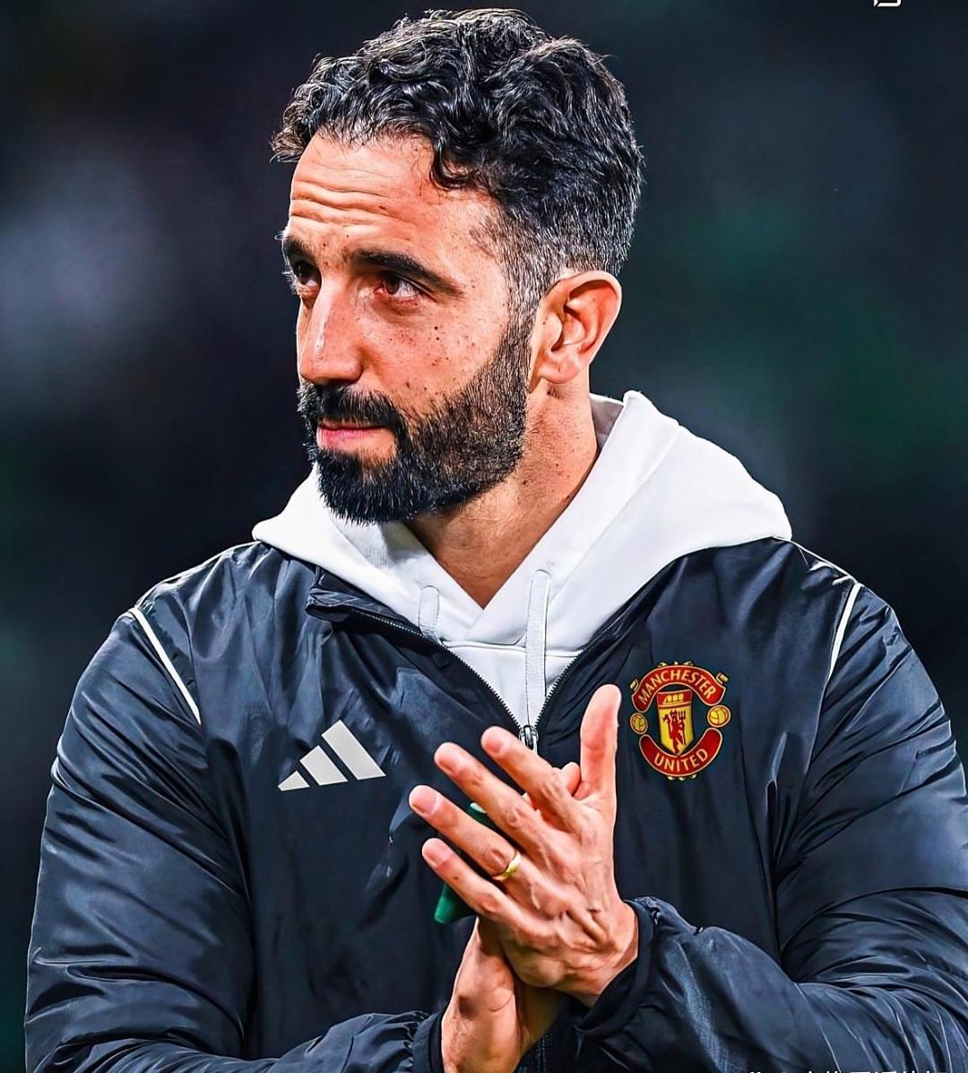 包含从布莱顿迎荷甲关键赛到风云突变费耶诺德关键时刻主帅复盘，摩纳哥围绕欧篮联回应争议的词条